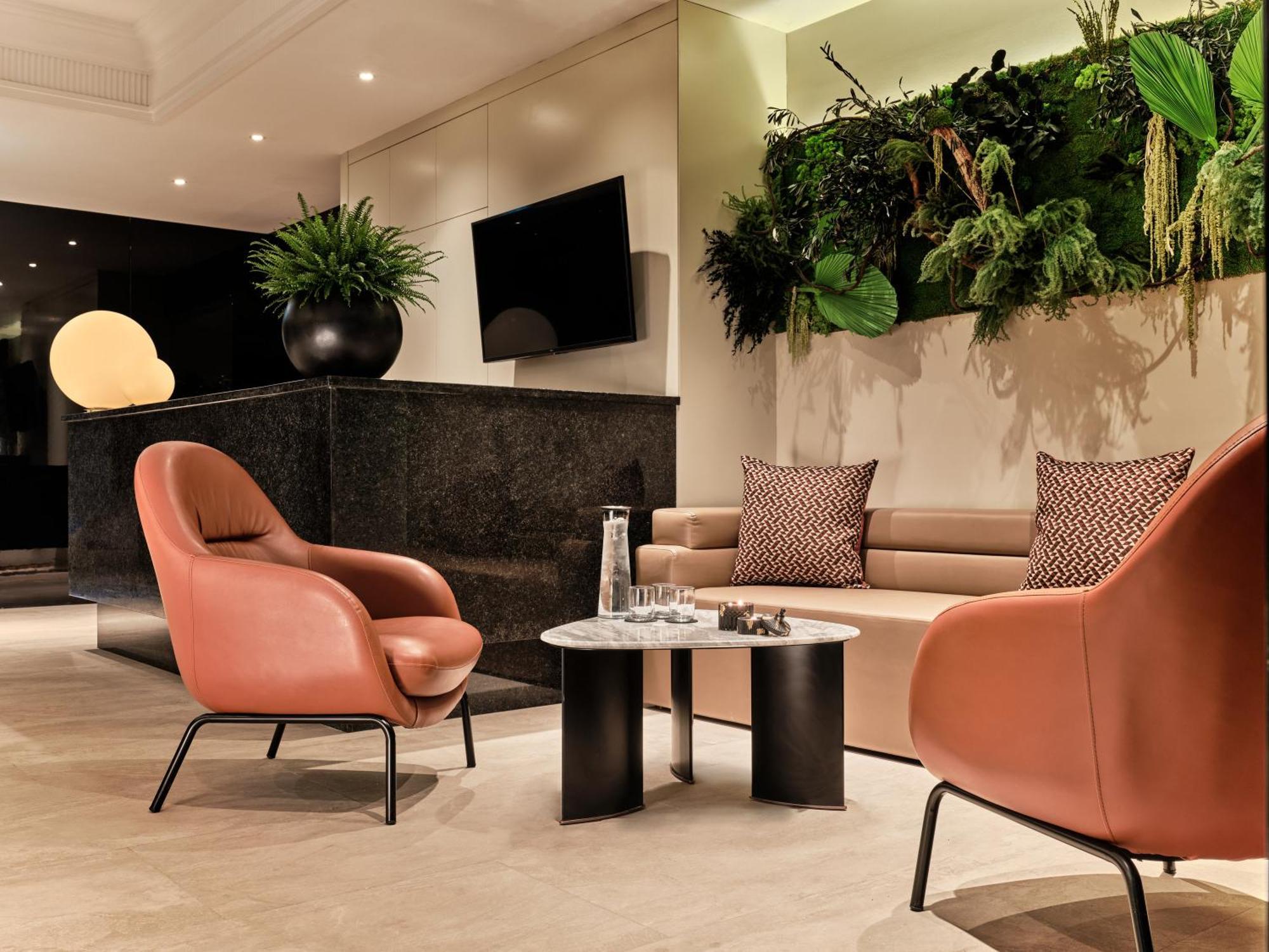 Hotel Crowne Plaza Tashkent By Ihg Exterior foto