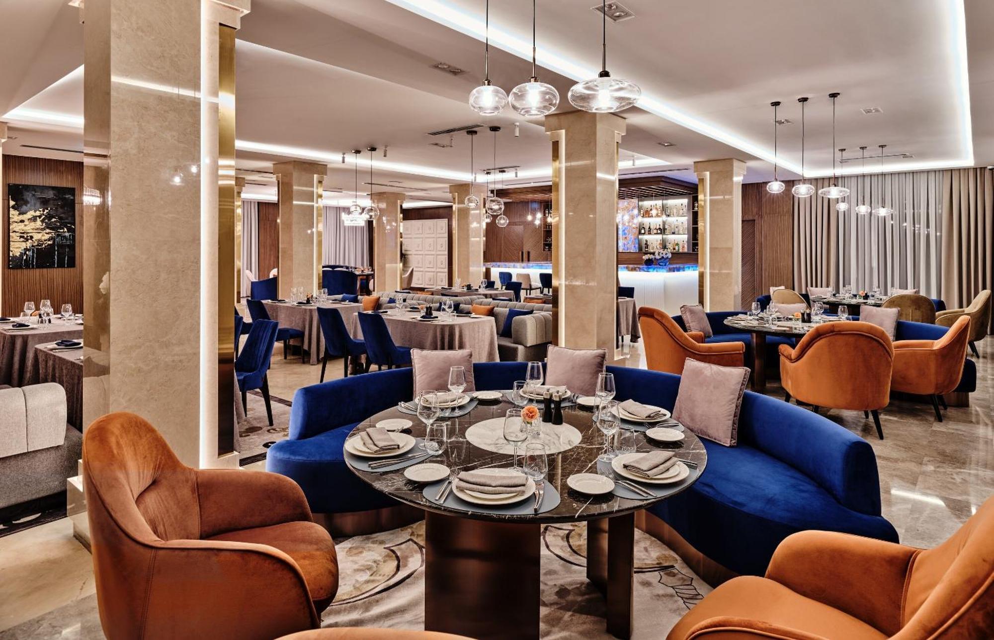 Hotel Crowne Plaza Tashkent By Ihg Exterior foto