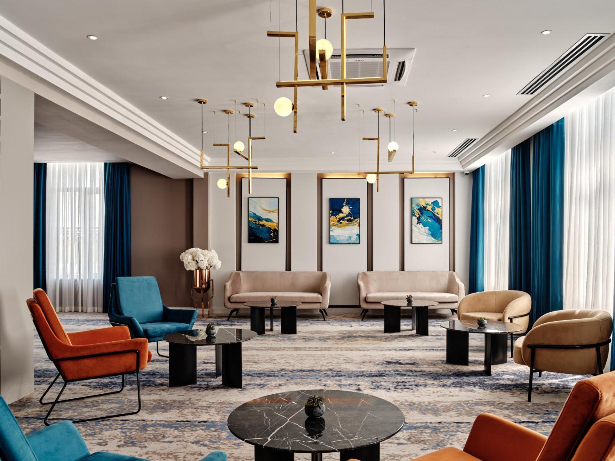 Hotel Crowne Plaza Tashkent By Ihg Exterior foto