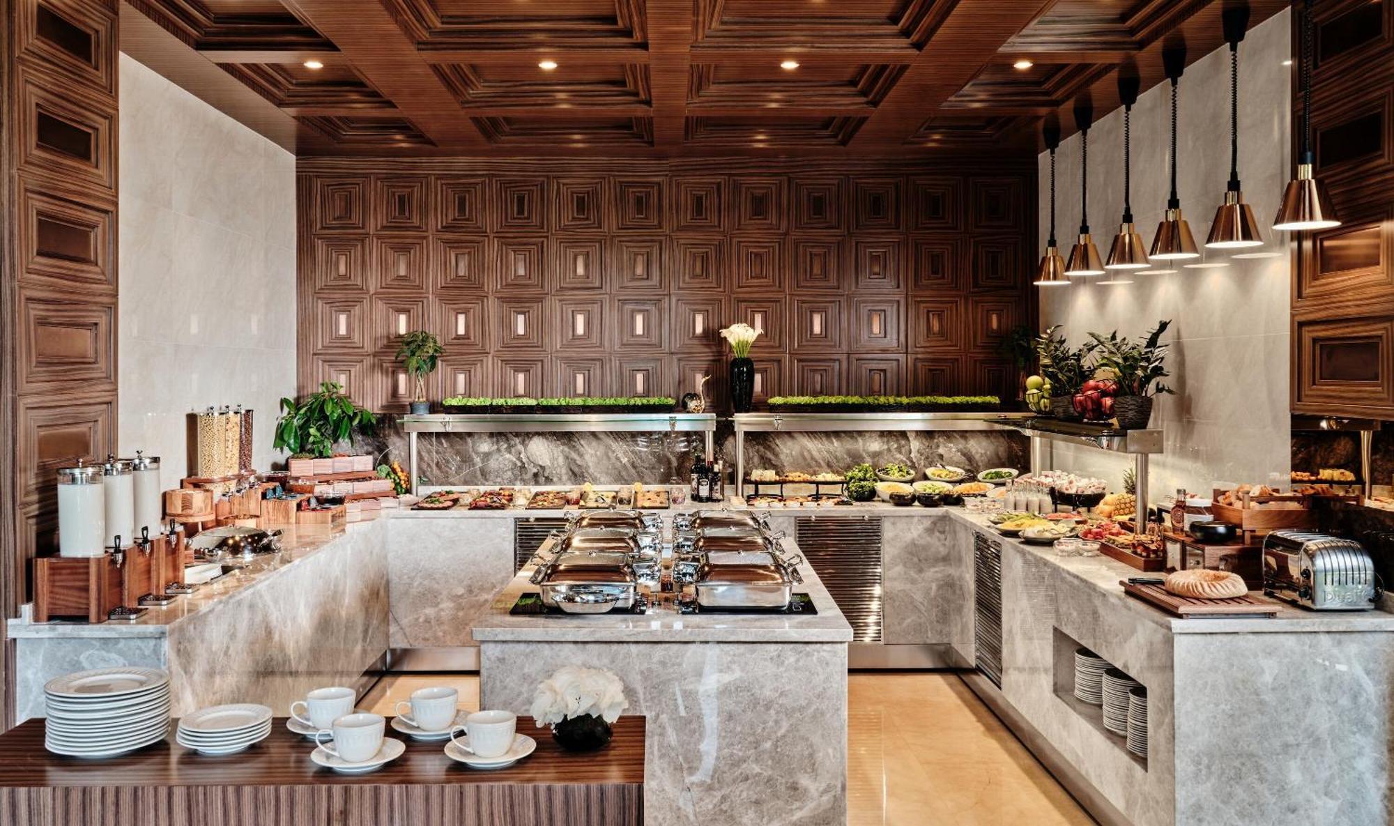Hotel Crowne Plaza Tashkent By Ihg Exterior foto